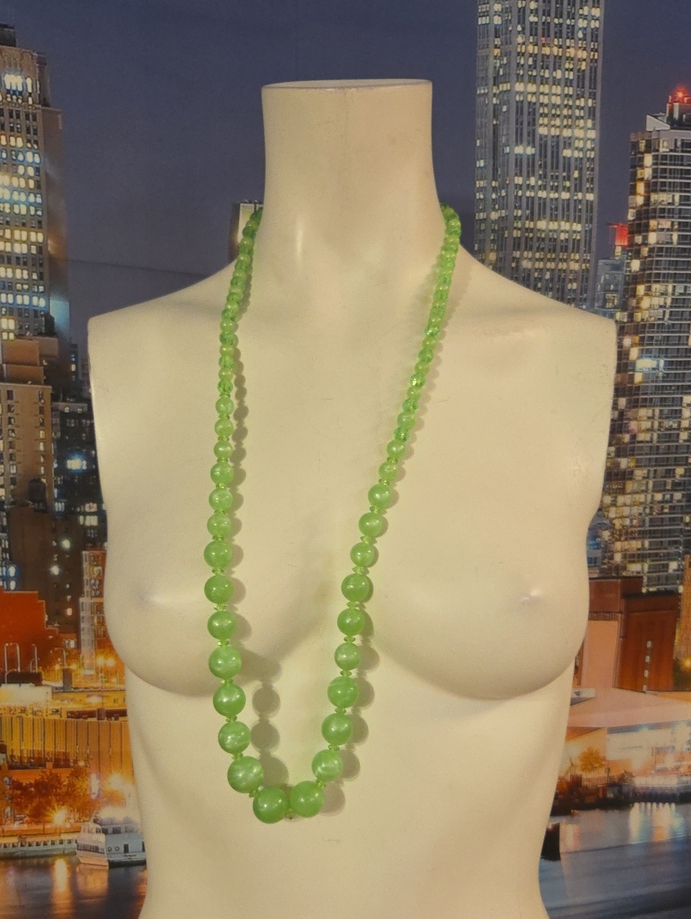 Green Beaded Long Necklace - Women's Jewelry [1372]
